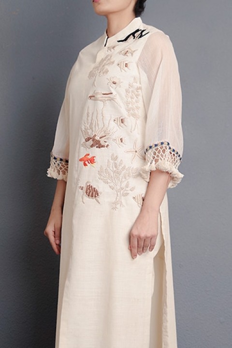 Off-white handwoven hand embroidered front slit kurta with kota sleeves and tassel detailing