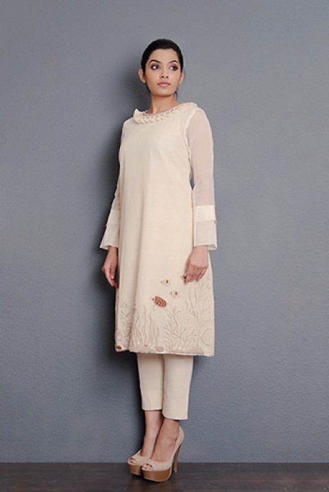 Off-white handwoven hand embroidered kurta with kota inverted pleat sleeve