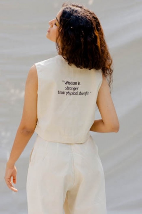 Off-white sleeveless pleated crop shirt 